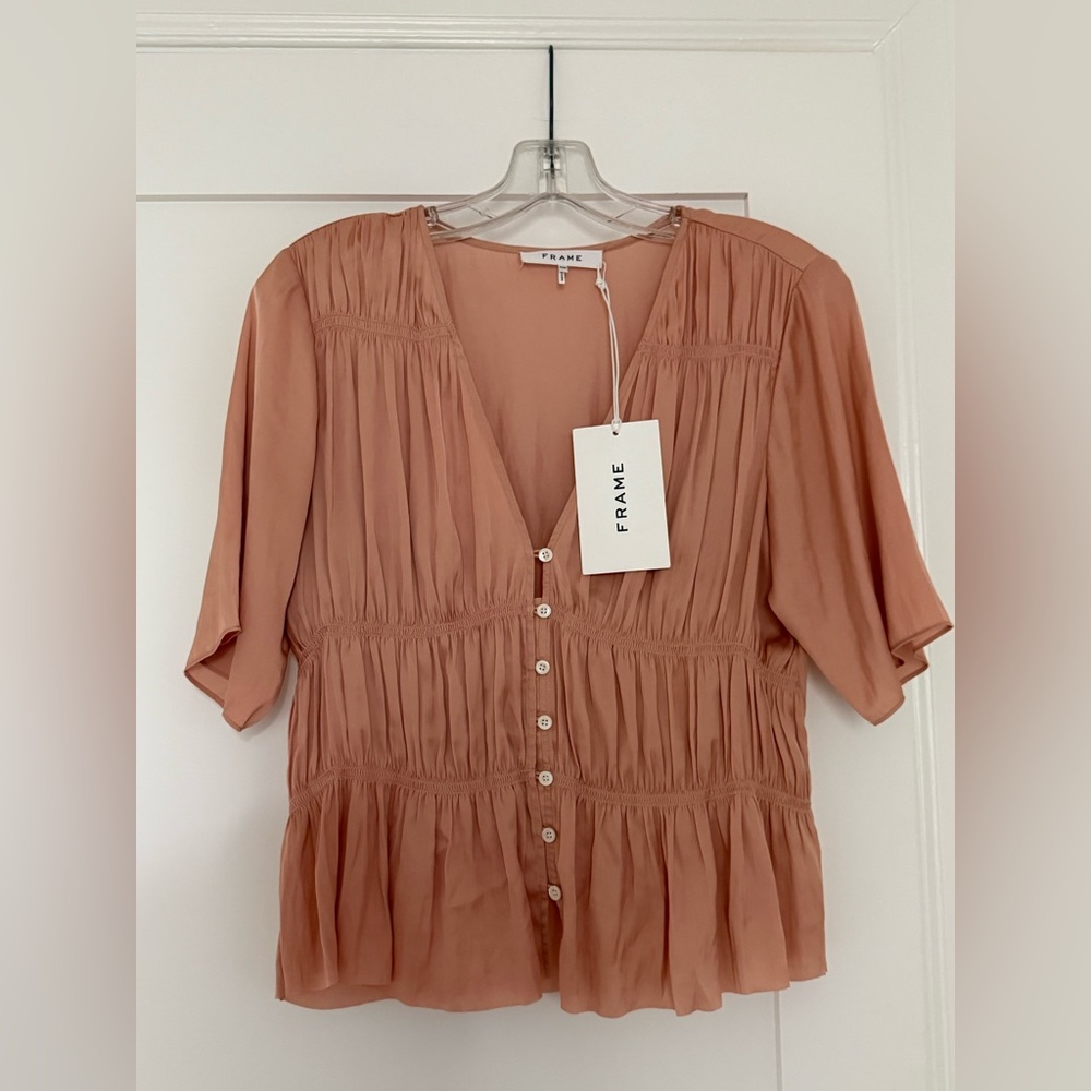 NWT Frame peach polyester vneck short sleeve blouse w/ shirred details (good)